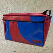 Handgepäck Tasche DAVE - Gebrauchtplane rot-blau